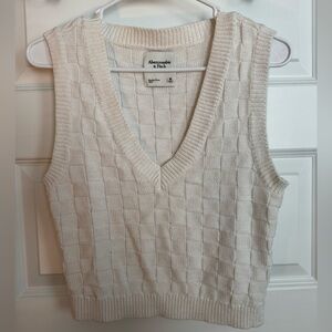 Abercrombie & Fitch Ivory Knit V-Neck Sweater Vest